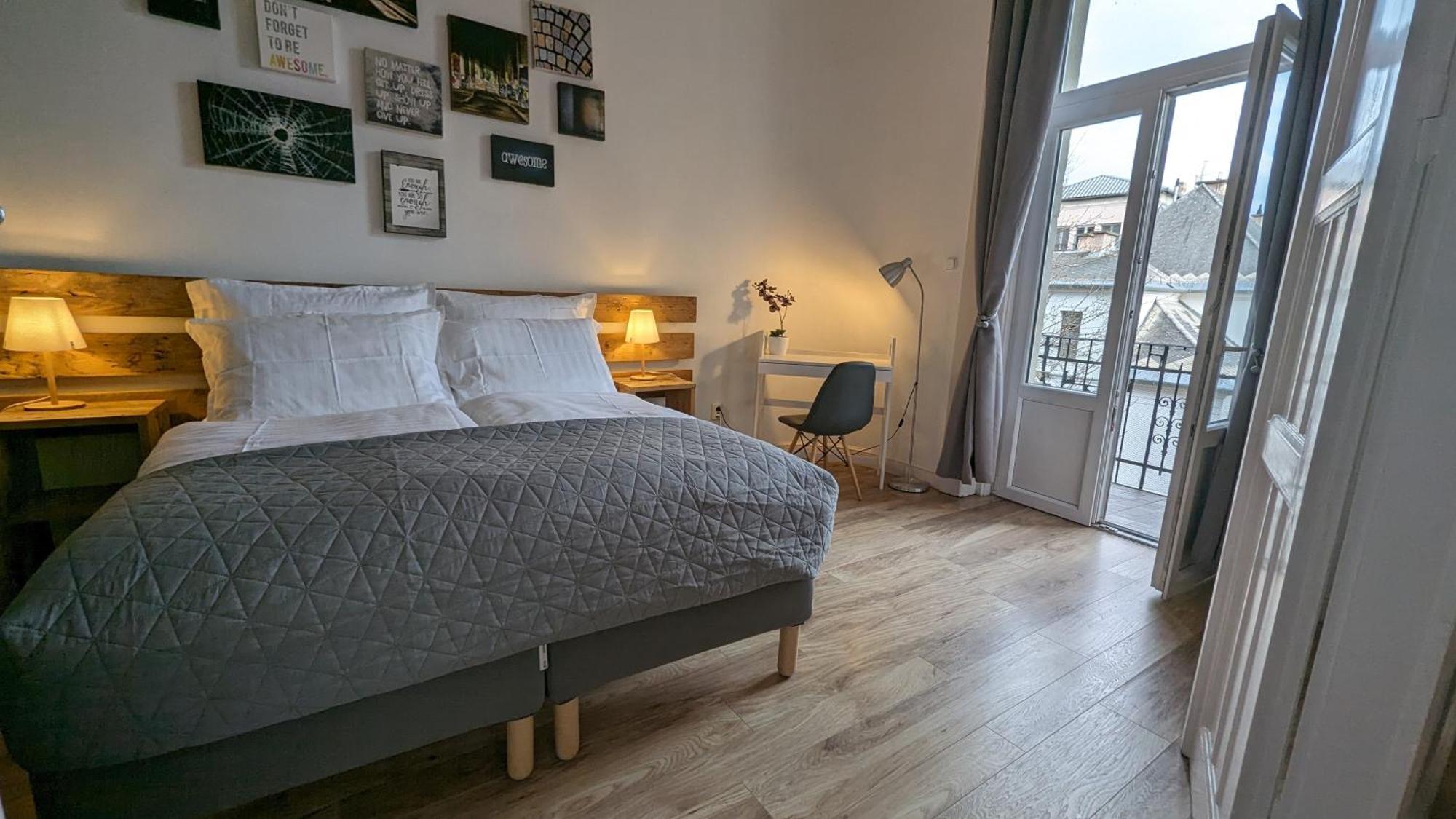 3 Room Apartment In The Beautiful Street Budapest Exteriör bild