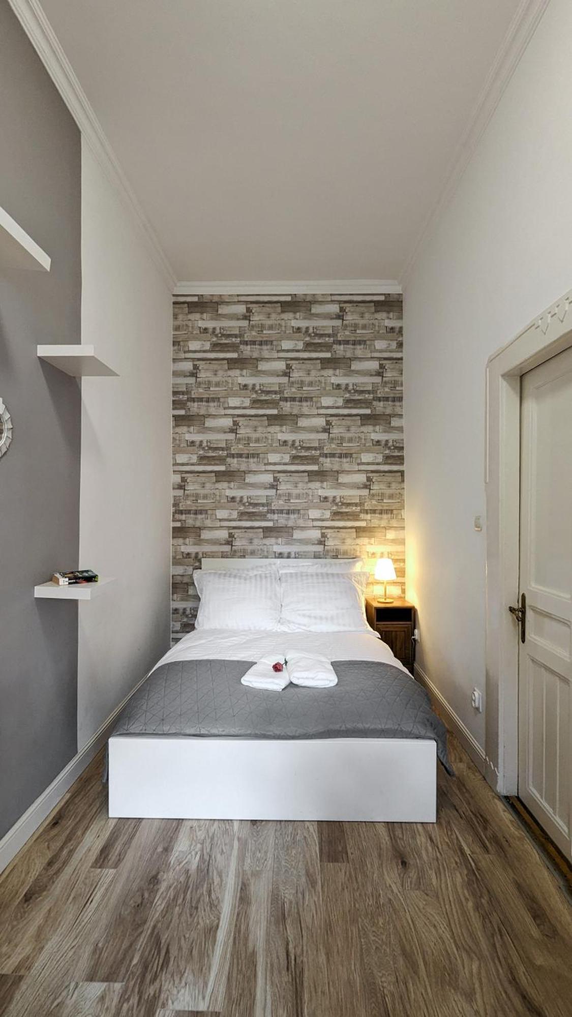 3 Room Apartment In The Beautiful Street Budapest Exteriör bild
