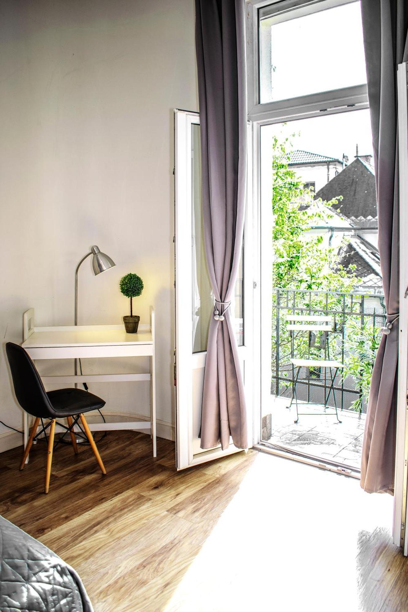 3 Room Apartment In The Beautiful Street Budapest Exteriör bild