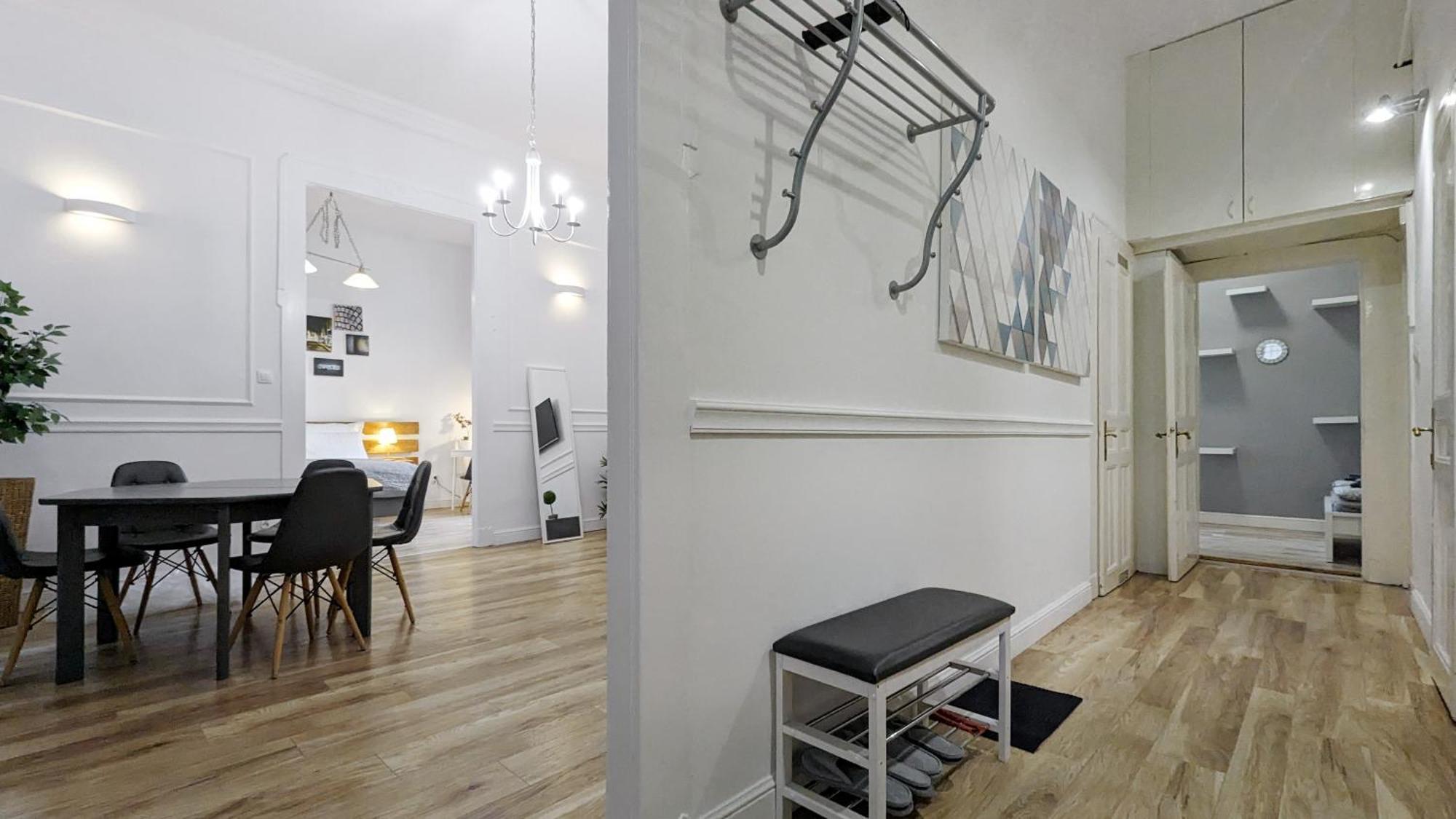 3 Room Apartment In The Beautiful Street Budapest Exteriör bild