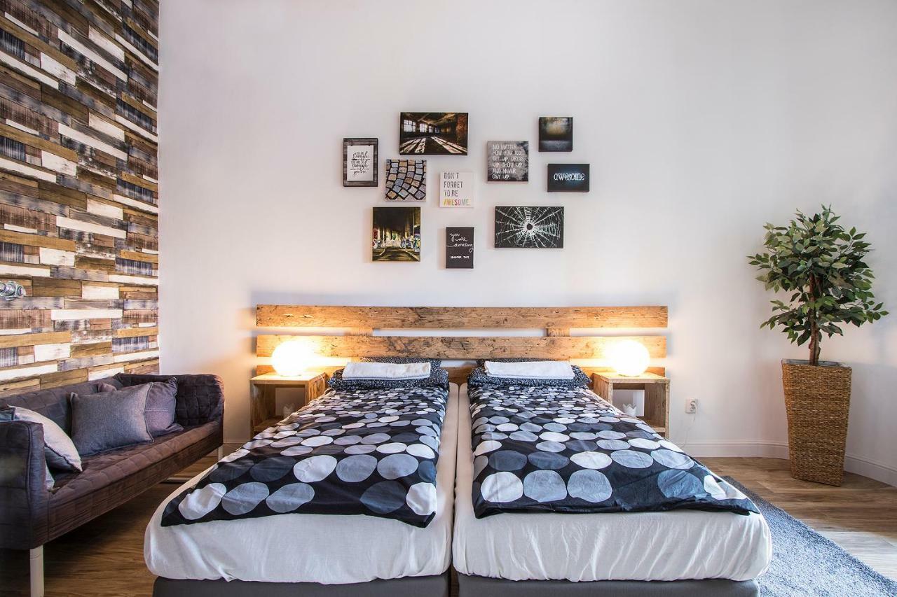 3 Room Apartment In The Beautiful Street Budapest Exteriör bild